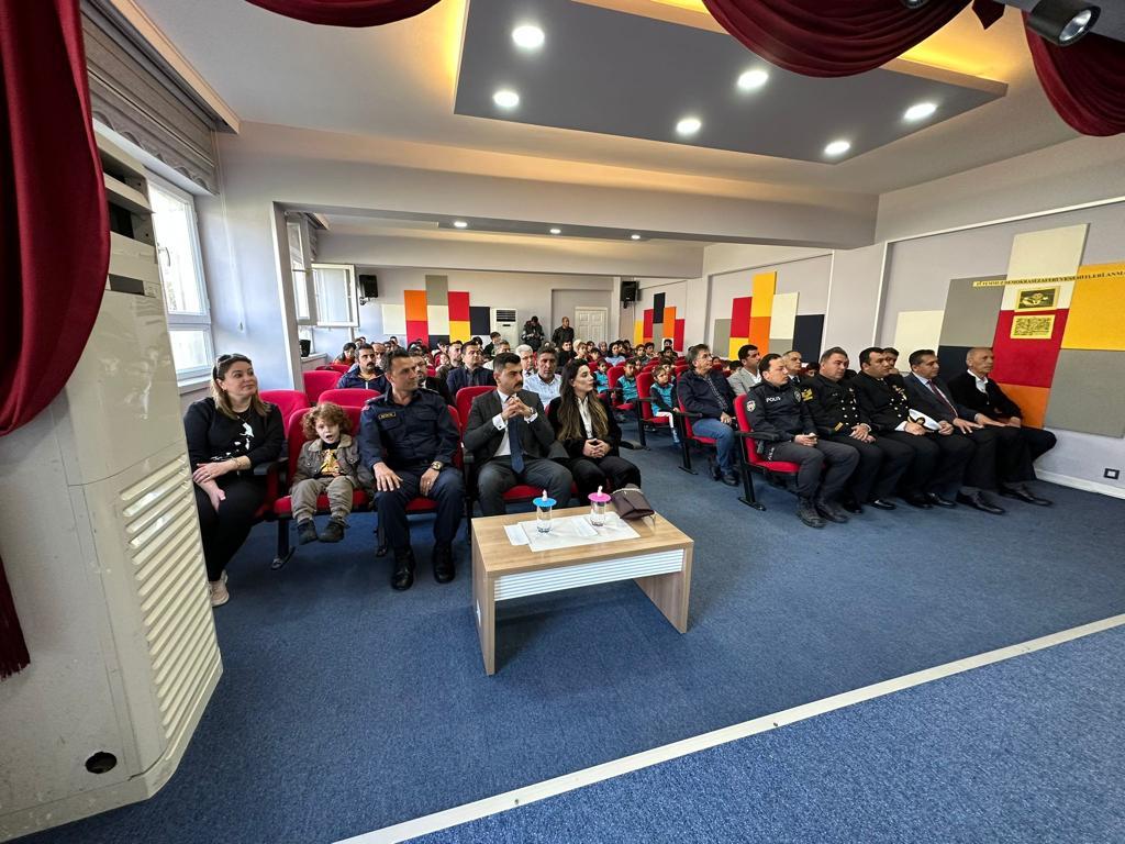 İstiklal Marşı'nın Kabulü ve Mehmet Akif ERSOY'u Anma Programı yapıldı.